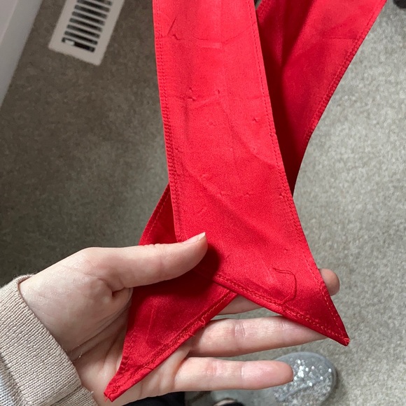 Silk red and Black Shift dress. - Picture 8 of 8